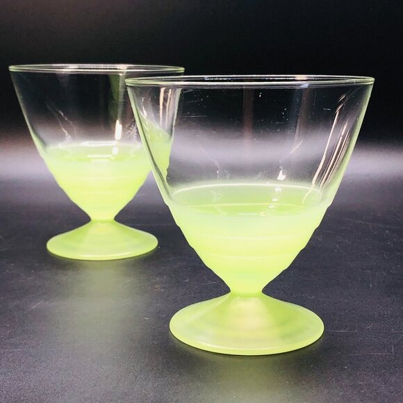 Art Deco Sherbet Custard Dessert Cup PAIR Vintage ARC FRANCE Citrus Green Glass - Picture 2 of 11